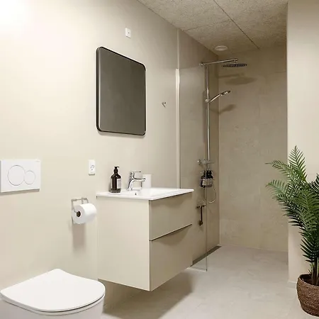 Lejlighed Stylish Easy-access Ground Floor For 4