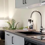 Stylish Easy-access Ground Floor For 4